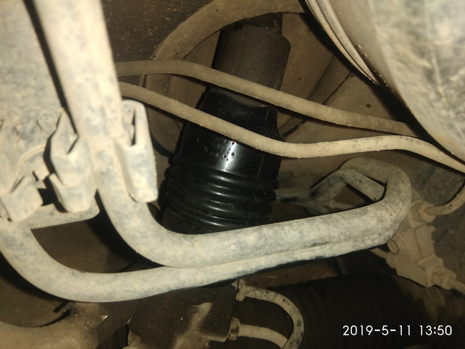 Установка пыльника крестовины рулевого вала — Nissan Primera (P12), 2 л ...