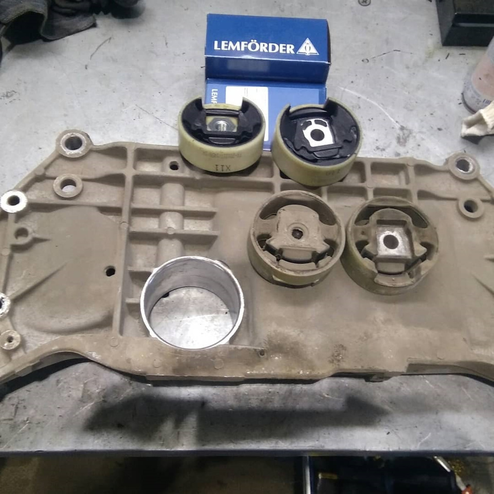 Jetta 5. Плановое ТО, замена тросов ручного тормоза, замена ...