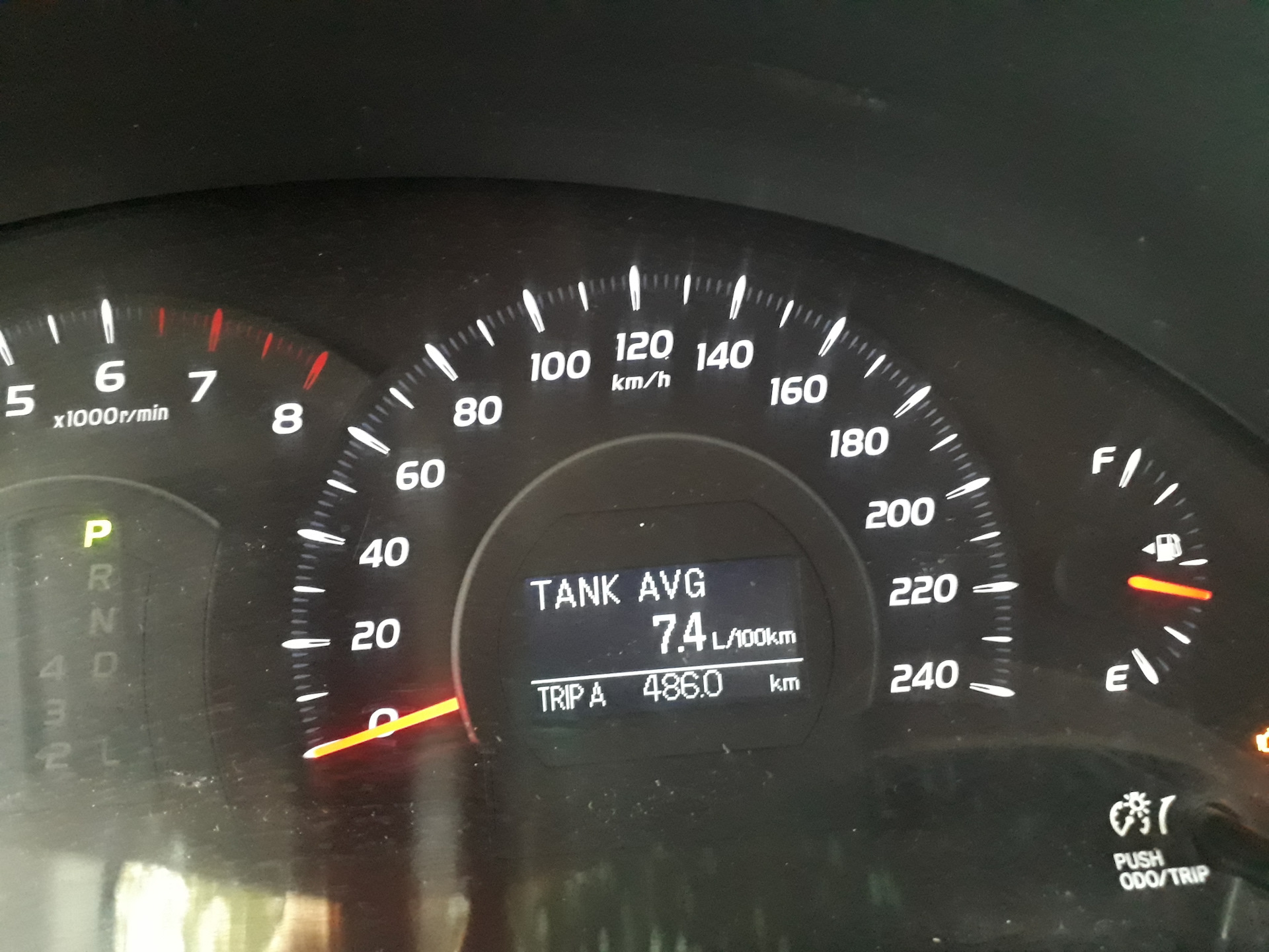 экономичный режим на камри 50. спидометр на камри 2. приус 30 расход топлива. как выключить режим eco тиида. эко режим тойота.