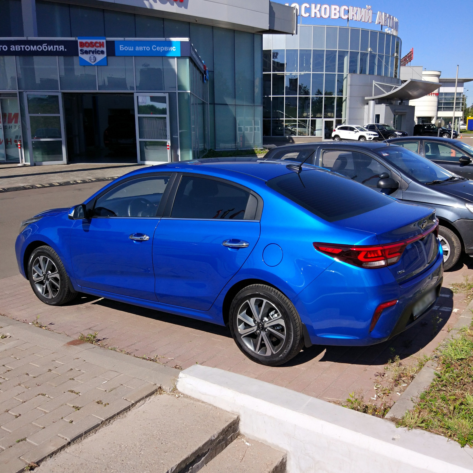 Kia Rio 4 голубая