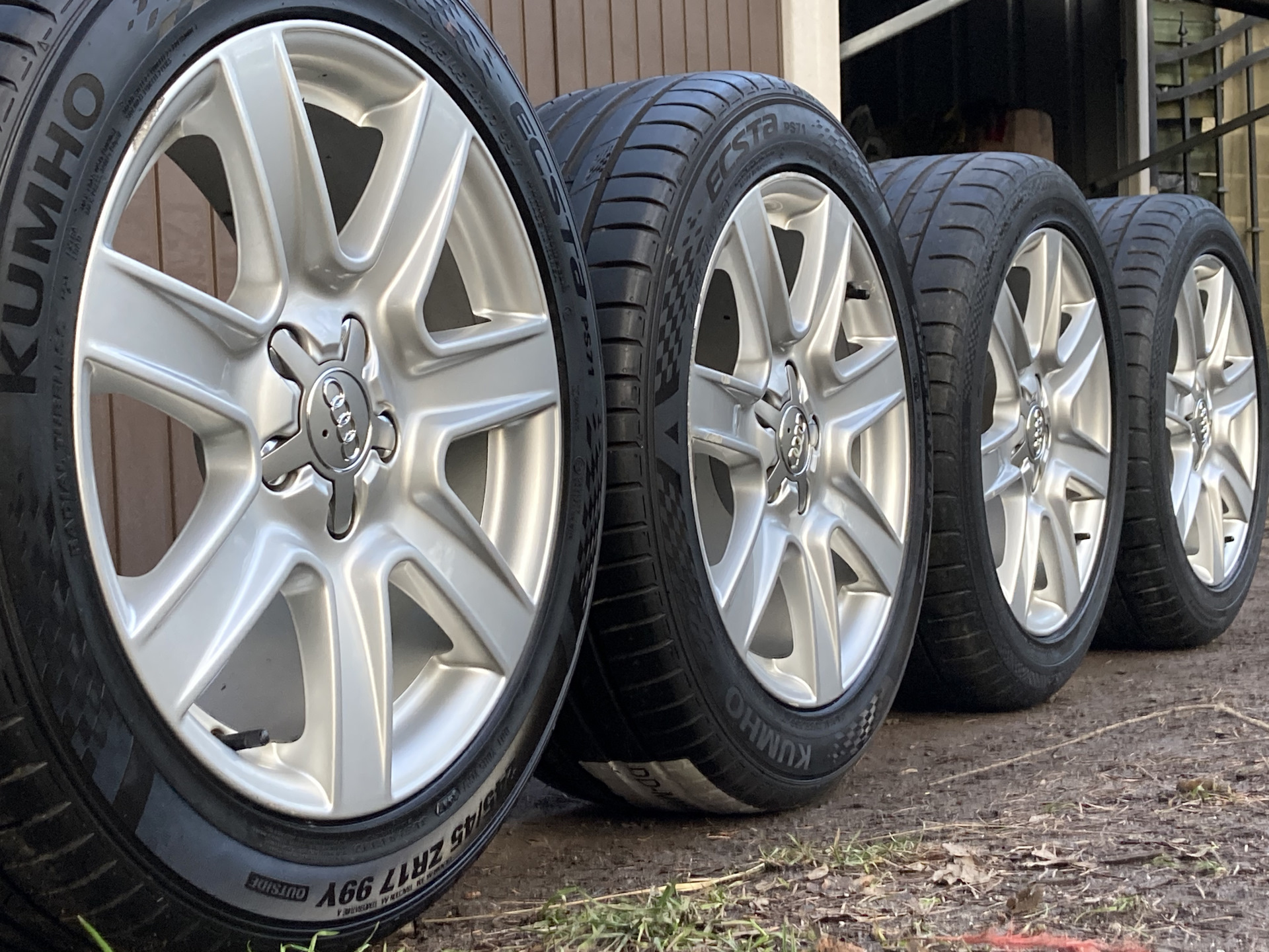 R17 48 интернет магазин шин. 285 45r21 лето с диском audi. 265-40 r17 продам.