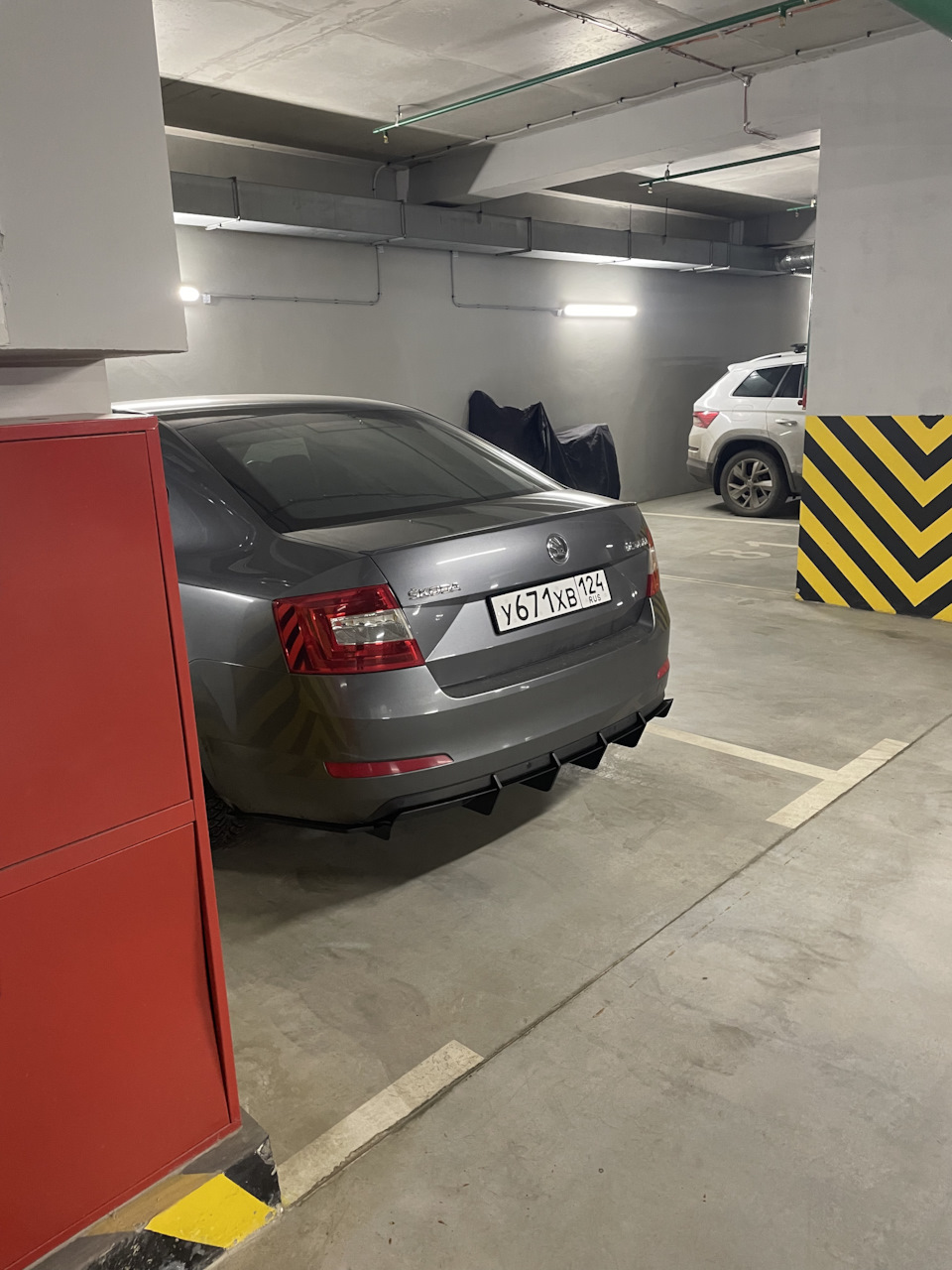 Задний диффузор — Skoda Octavia A7 Mk3, 1,8 л, 2014 года | стайлинг ...