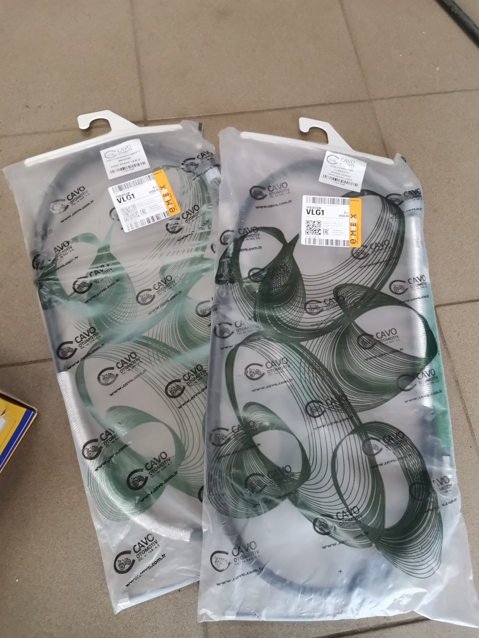 Замена тросиков ручника и задних колодок — FIAT Doblo (1G), 1,4 л, 2012 ...