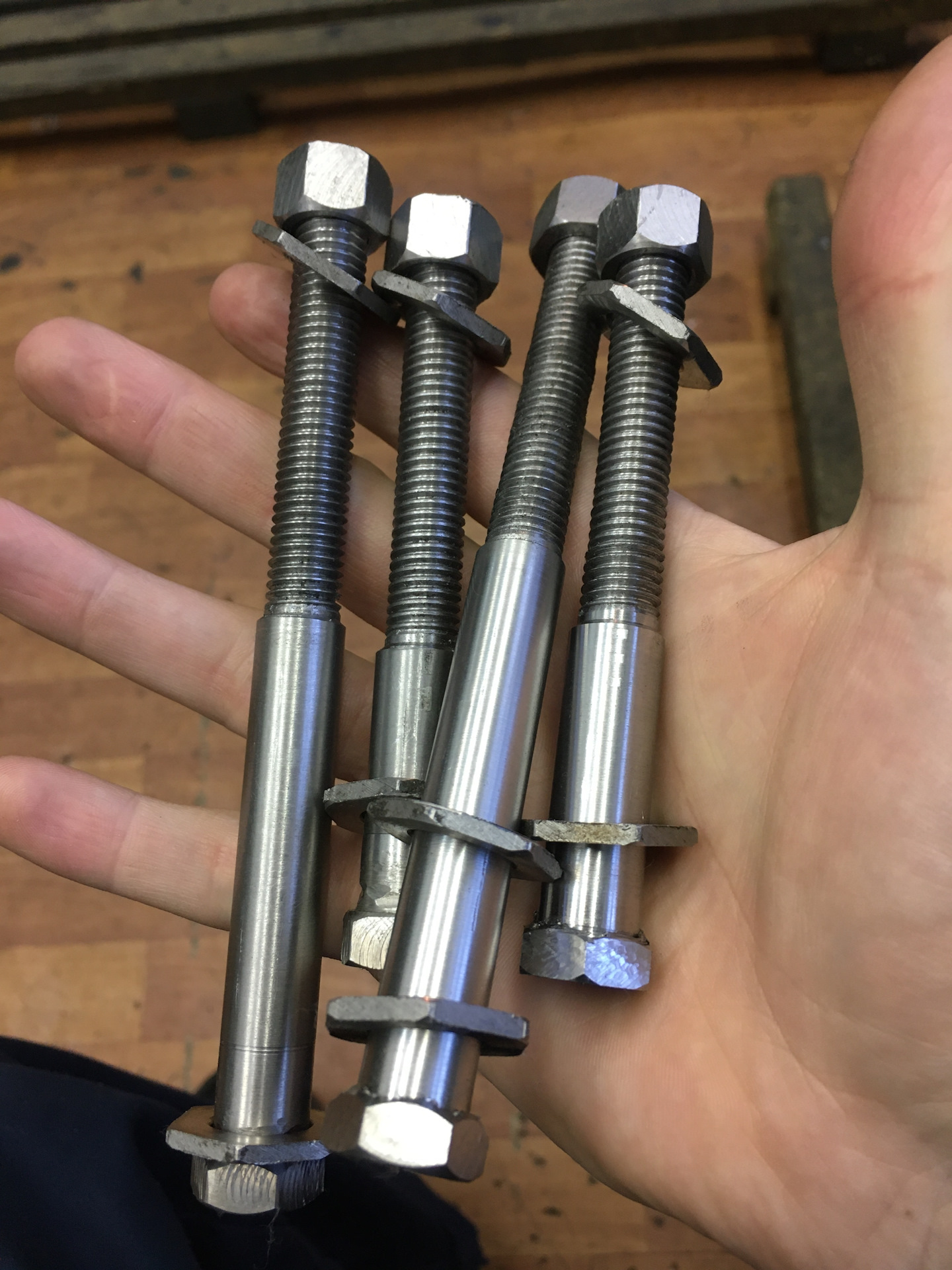 8. Винт барашковый м4. Винт регулировочный барашек. Винт 1. Винт потайной 90 градусов.