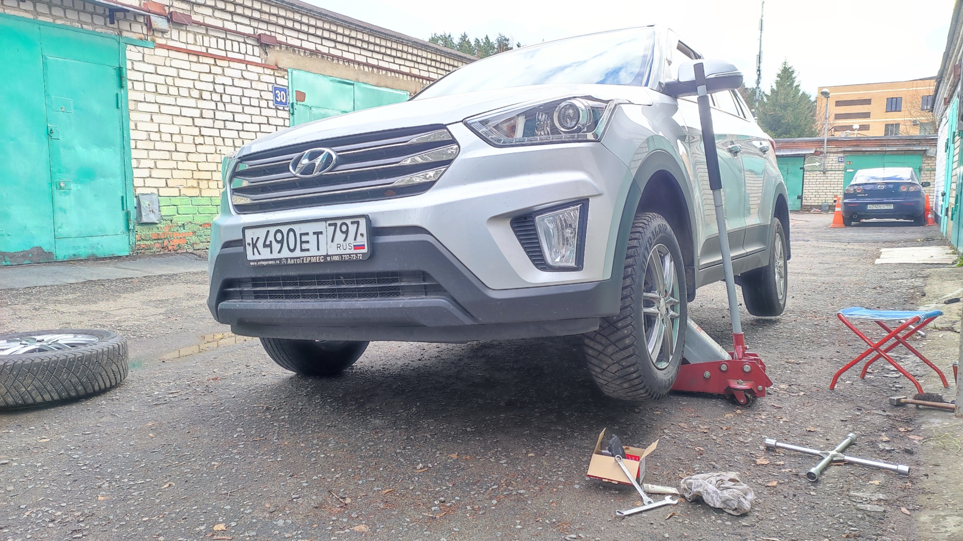 Замена колеса хендай крета. Передние колеса хендай крета. Колеса hyundai creta r16. Замена колеса хендай крета. Замена колеса хендай крета.
