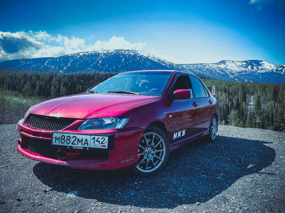 Mitsubishi Lancer. Lancer 9. Mitsubishi Lancer 11. Митсубиси Лансер бирюзовый.