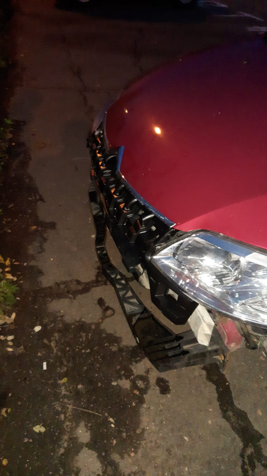 бампер упал — 2 — Citroen C4 (1G), 1,6 л, 2009 года | поломка | DRIVE2