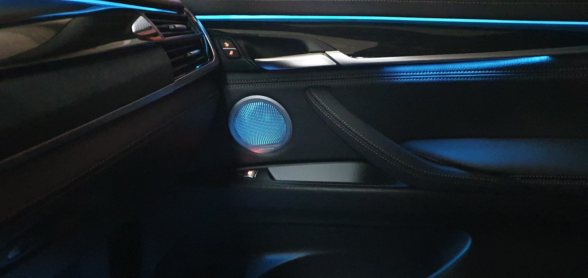 Амбиентная подсветка динамиков — BMW X5 (F15), 3 л, 2014 года ...