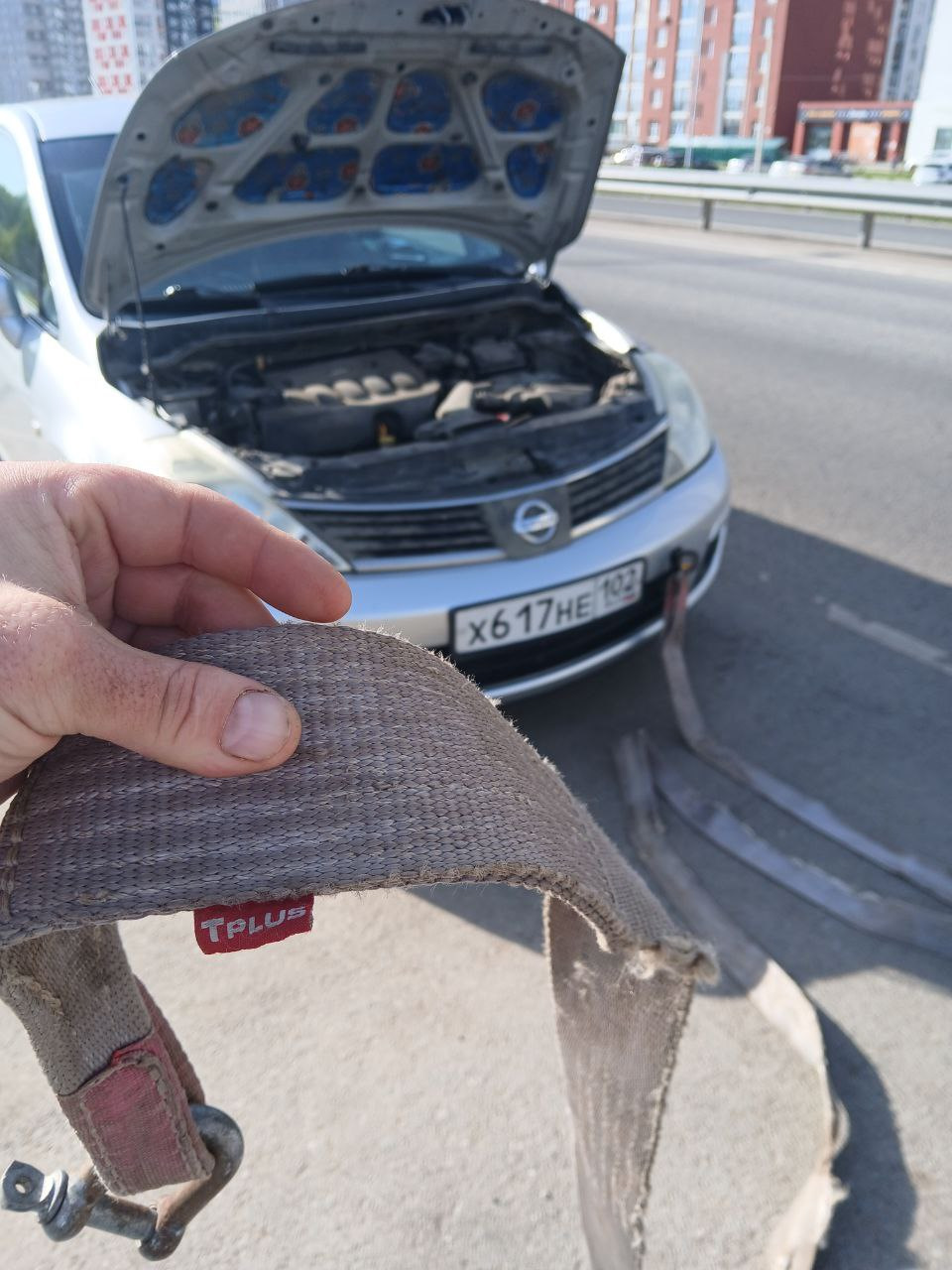 . — Nissan Tiida (1G)