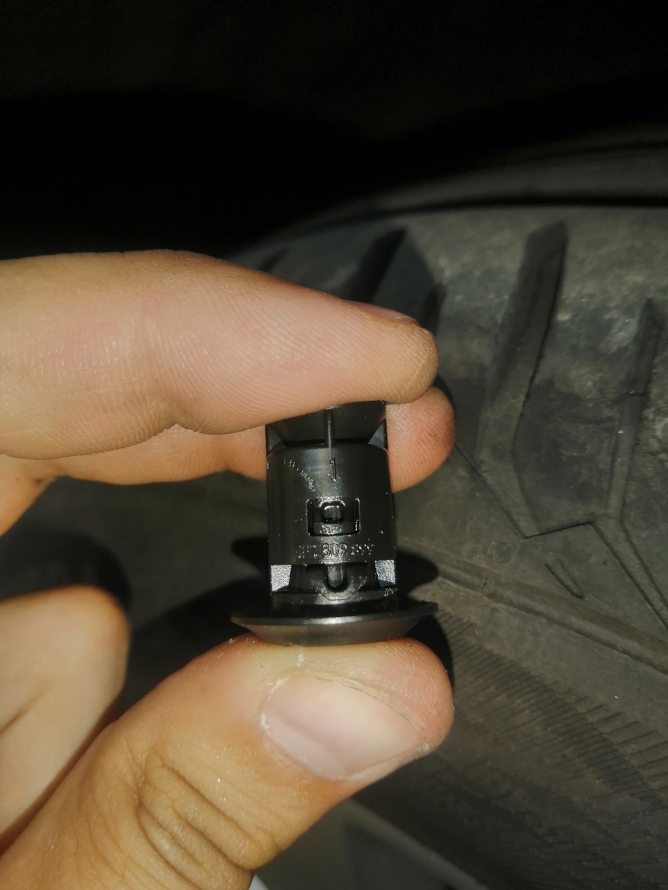 Запирание лючка бензобака — Audi A6 (C6), 2 л, 2005 года | поломка | DRIVE2