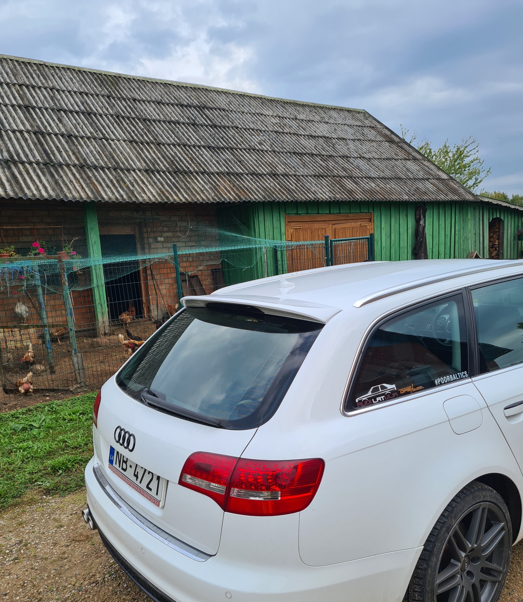 Спойлер и ремонт тросика крышки бака — Audi A6 Avant (C6), 2,7 л, 2009 ...