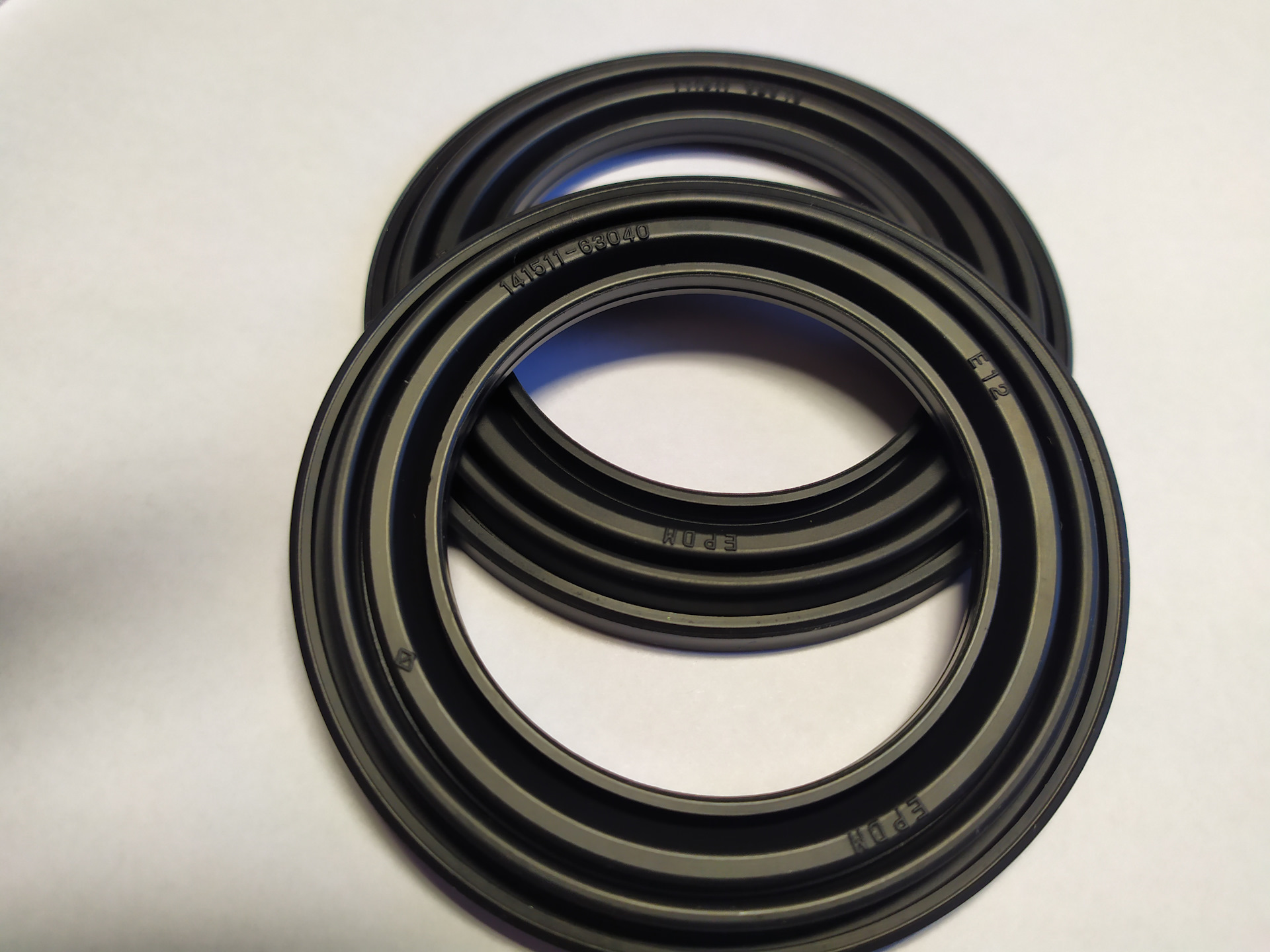 пыльник поршня 2217. пыльник поршня. пыльник поршня тормозного суппорта sdlg 953f. пыльник пальца суппорта 3105-3501216 газ 3302. X7100475ckf пыльник.