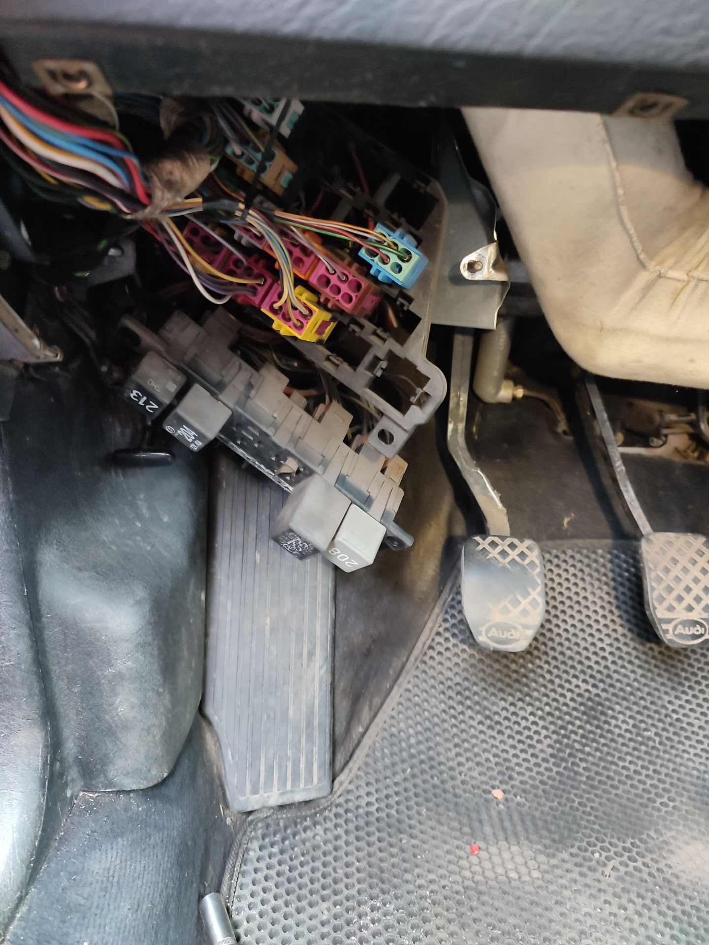 Замена рвд гур — Audi A6 Avant (C4), 2,6 л, 1995 года | своими руками ...