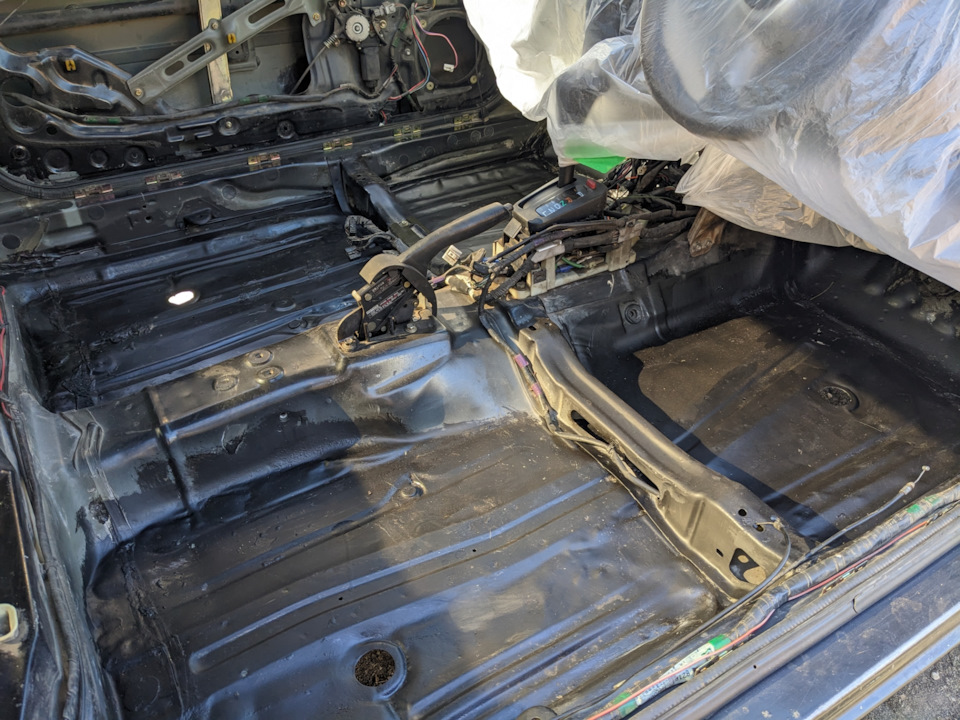 Начинаю клеить шумку! — Toyota Corolla Levin (AE100/101), 1,6 л, 1991 ...