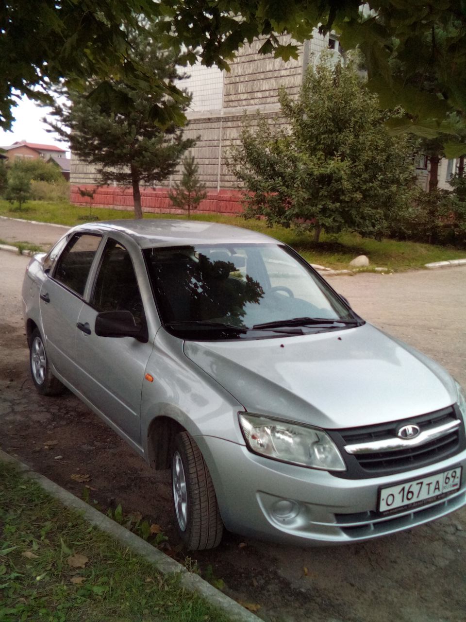 Полирнул перед осенью — Lada Гранта, 1,6 л, 2012 года | плановое ТО ...