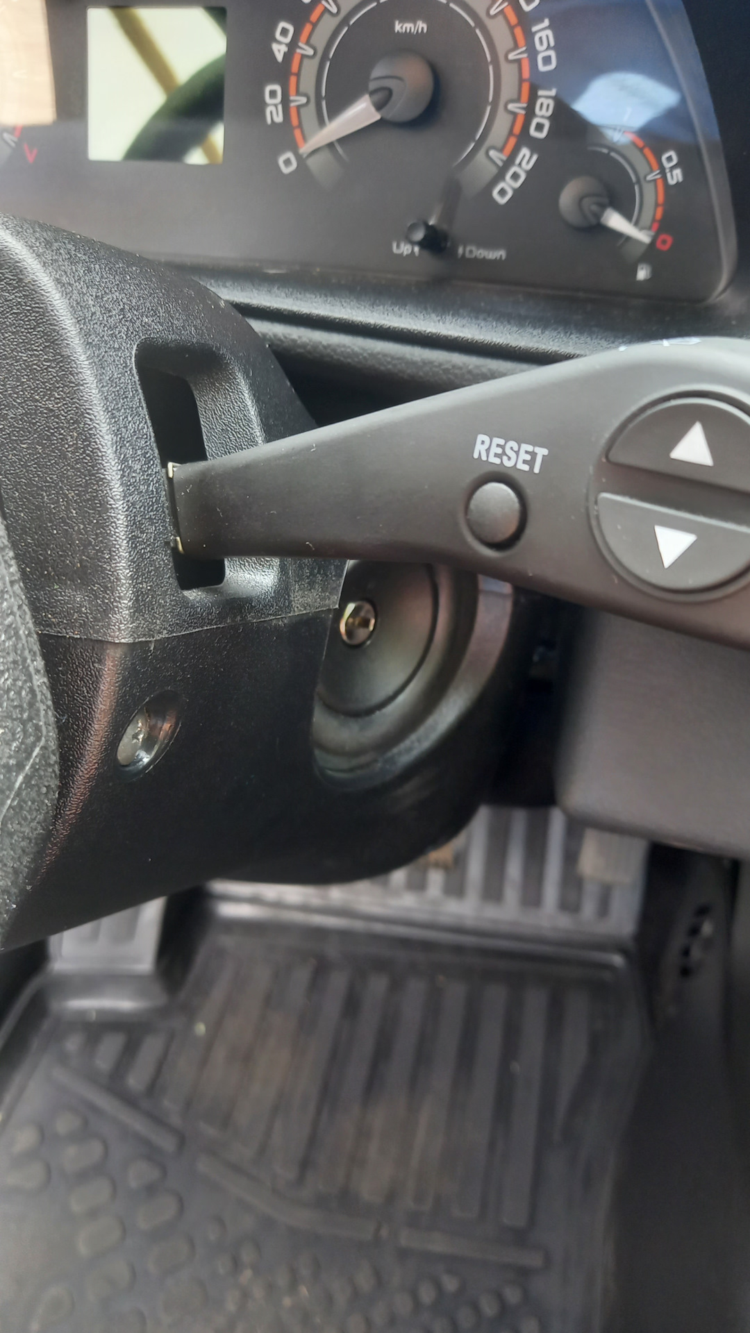 Пыльники подрулевых переключателей нива тревел — Lada Niva Travel, 1,7 ...