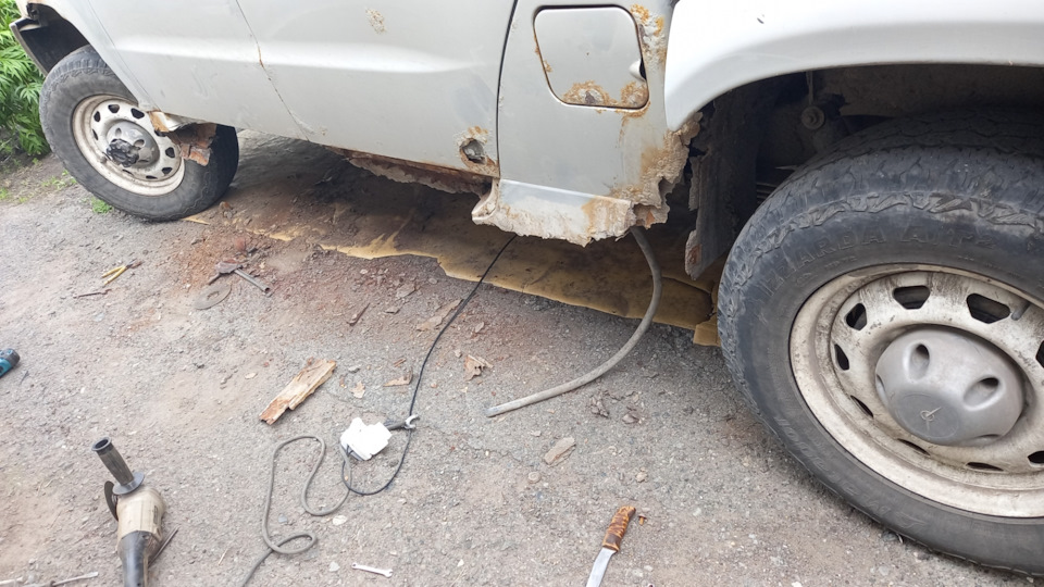 Замена порогов — УАЗ Pickup, 2,7 л, 2009 года | кузовной ремонт | DRIVE2