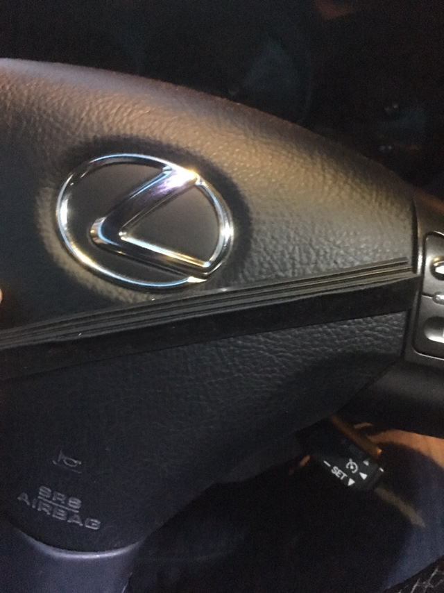 Скрип торпеды или уплотнитель между стеклом и торпедой. — Lexus GS ...