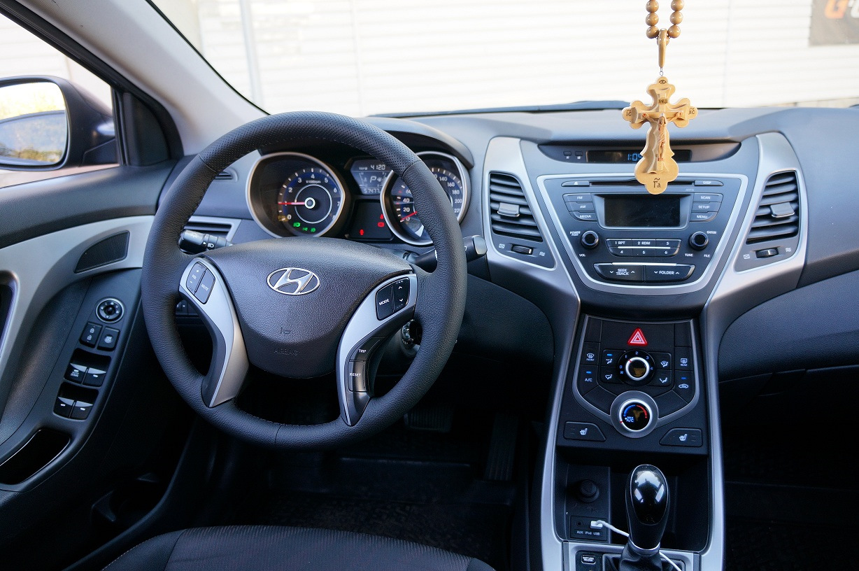 Hyundai elantra drive2