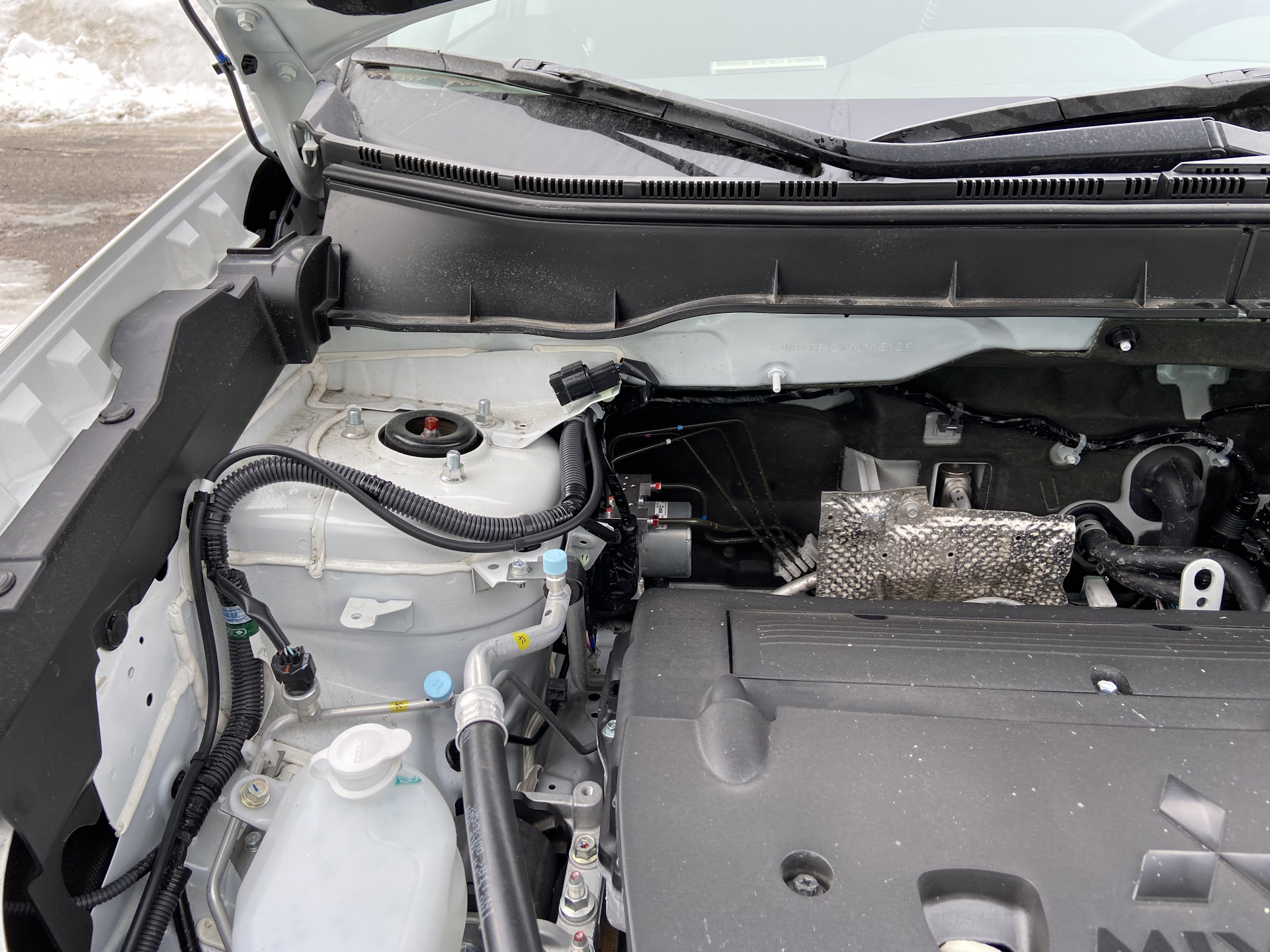 Номер двигателя асх 1.8 где находится Что за разъём? - Mitsubishi ASX, 2 л, 2019 года наблюдение DRIVE2