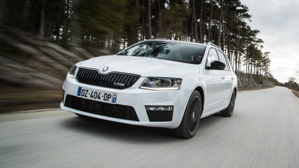 Как выглядит белая шкода Skoda Octavia A7 Mk3 1.4 бензиновый 2015 Octavia 1,4 tsi Dsg на DRIVE2
