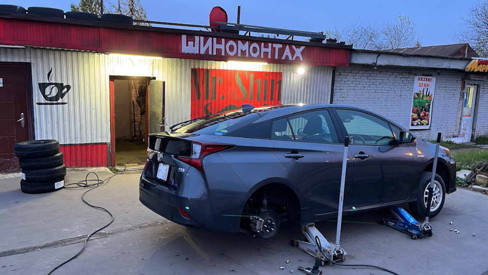 Замена шин на зимние Continental VikingContact 7 205/65r15 — Toyota ...