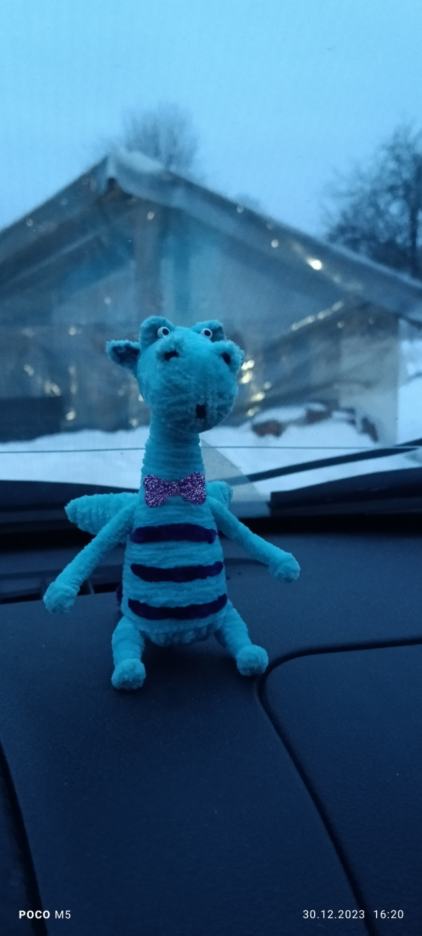 С Новым годом! Дракон рулит! — Lada Гранта Лифтбек (2G)