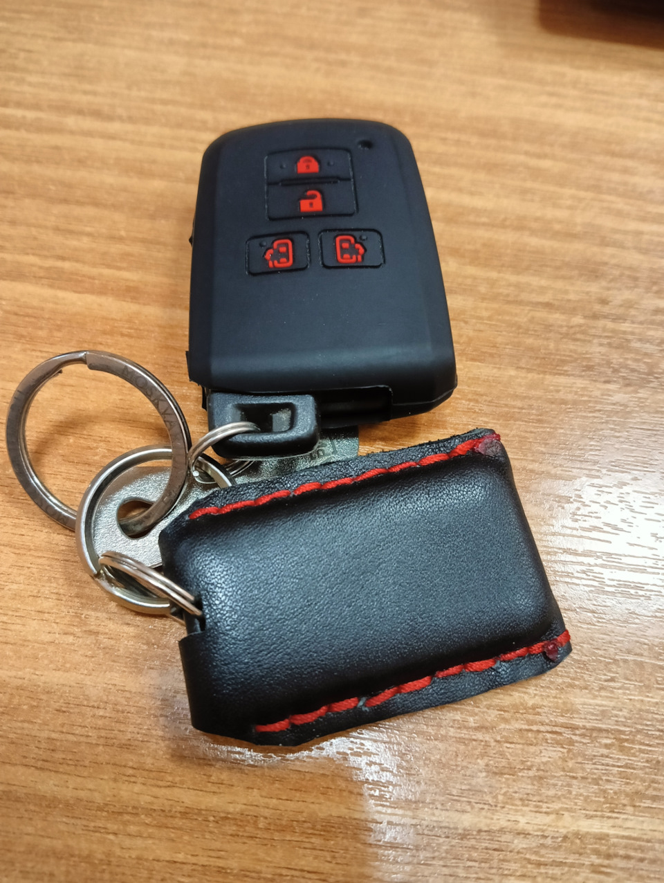 Чехол из кожи на метку — Toyota Sienta (2G), 1,5 л, 2019 года | своими ...