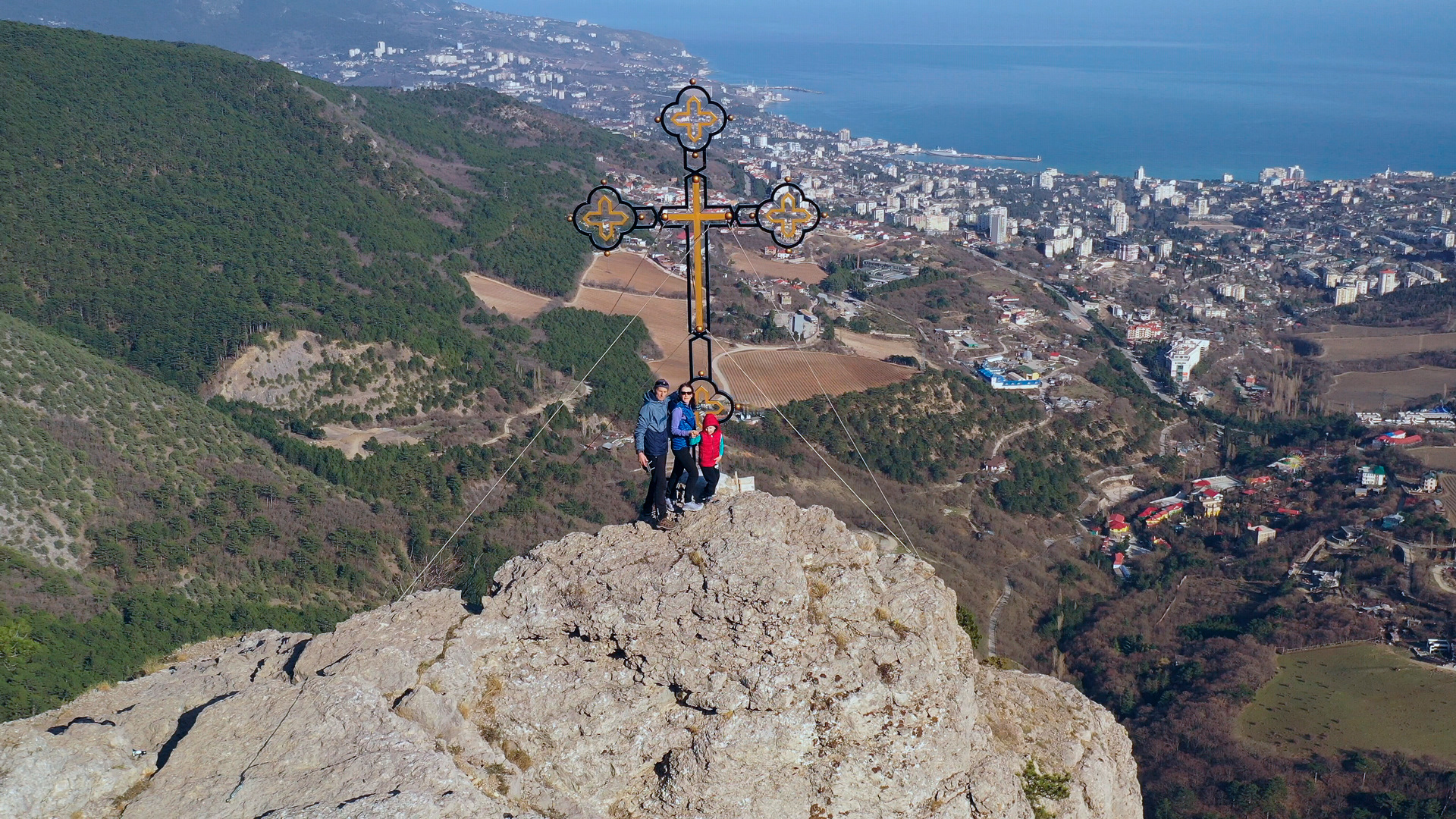 Боткинская тропа в Крыму крест