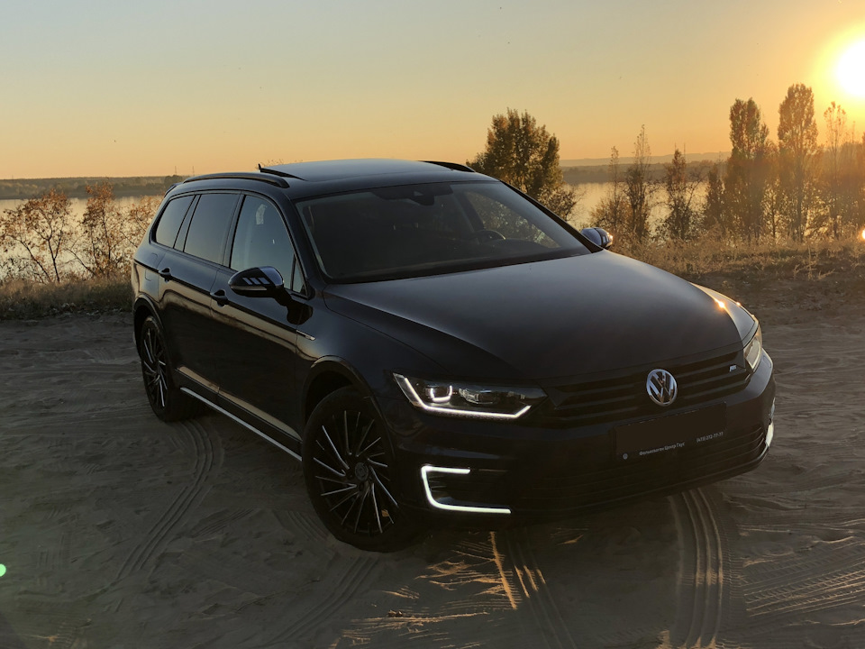 Volkswagen Passat b8 Black Night