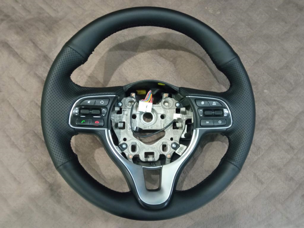 Перетяжка кожей руля — KIA Sportage (4G), 2 л, 2016 года | стайлинг ...