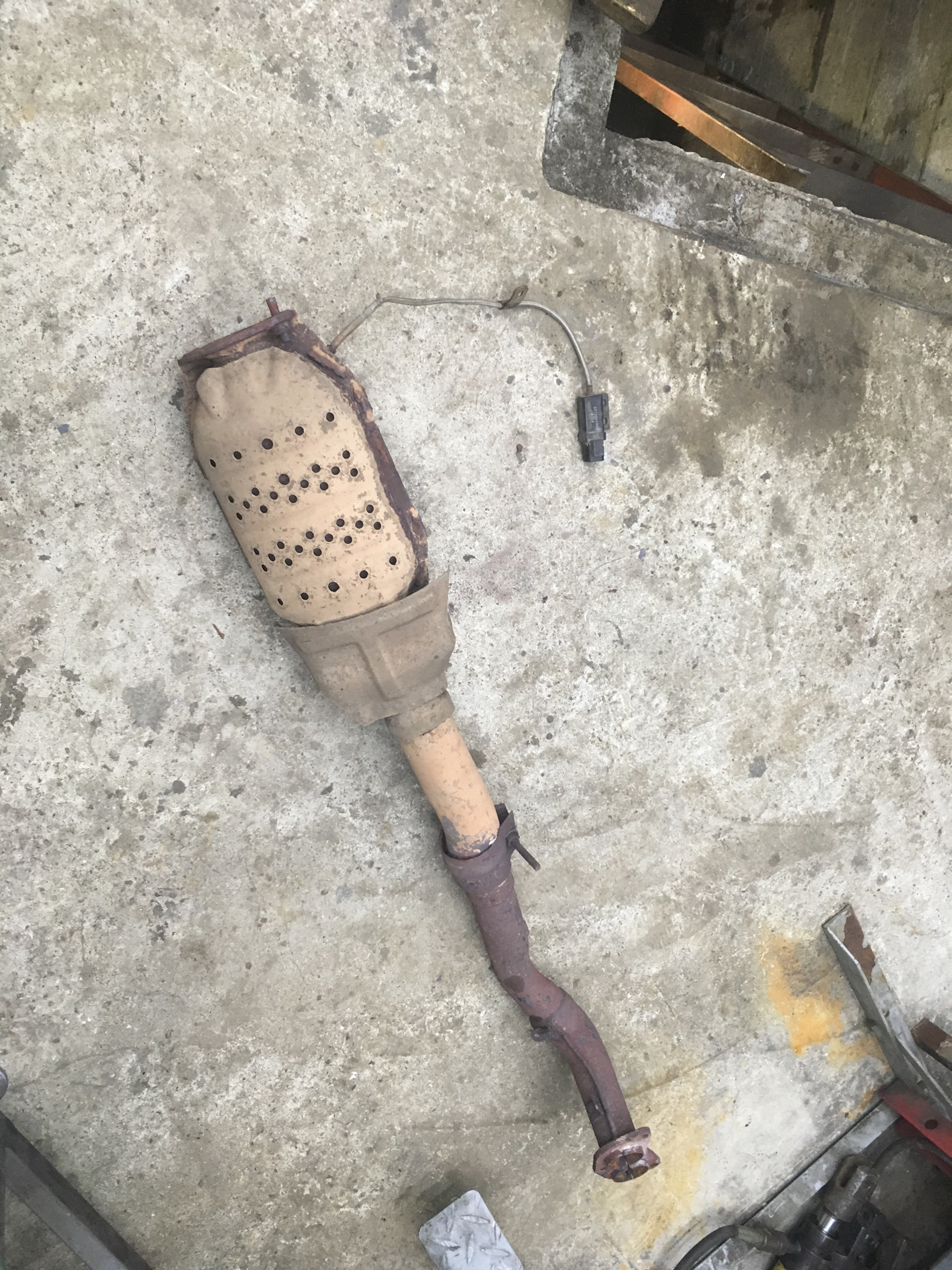 Ремонт глушителя, восстановление лямбды — Nissan Homy (E24), 3 л, 1990 ...