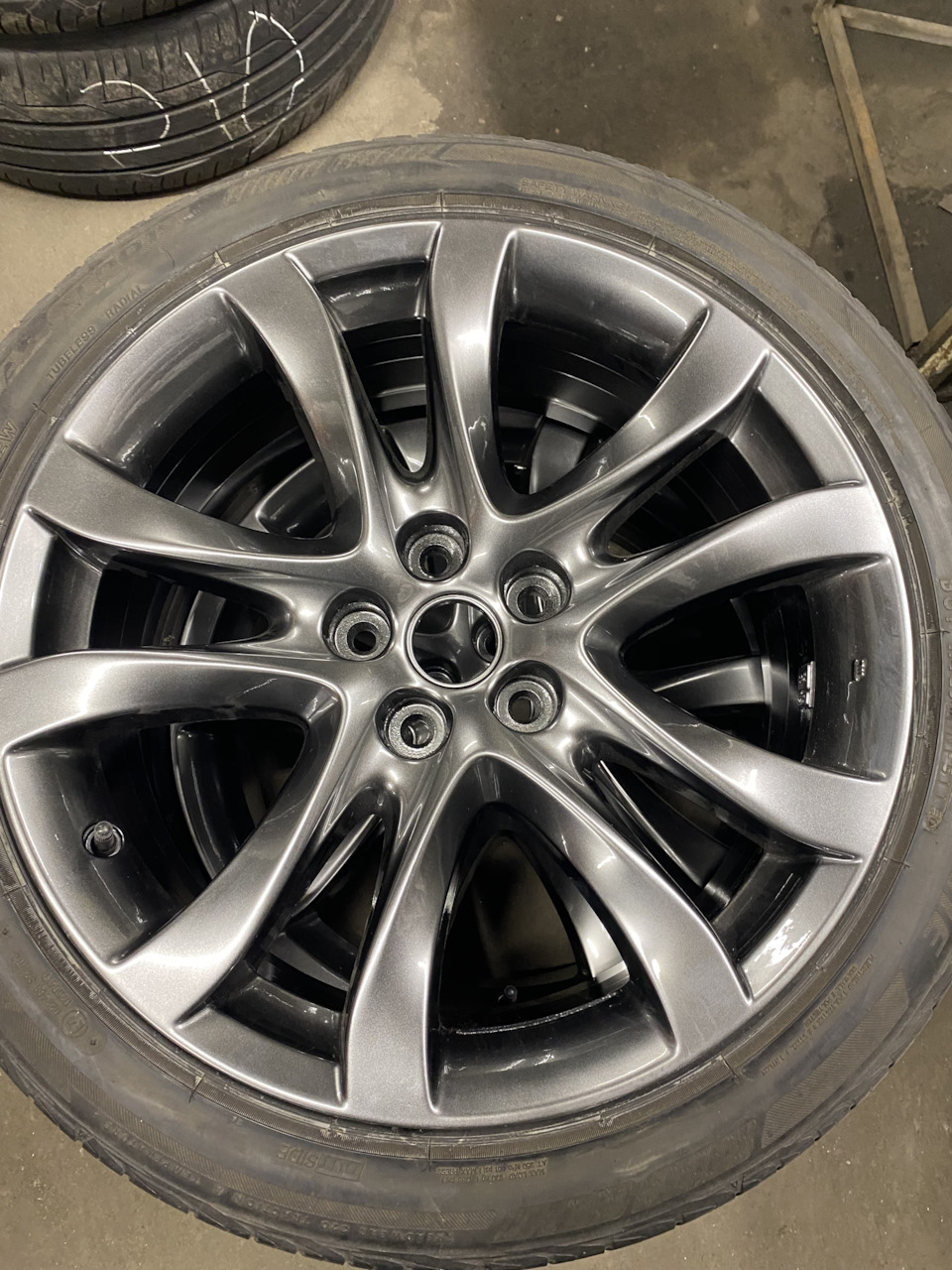 Photo from the logbook Mazda 6 (3G) GJ. Found on photo: Hankook RA28E Radial