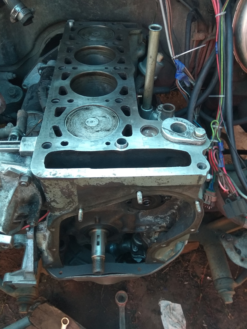 Мотор на месте — Lada 2120 Надежда