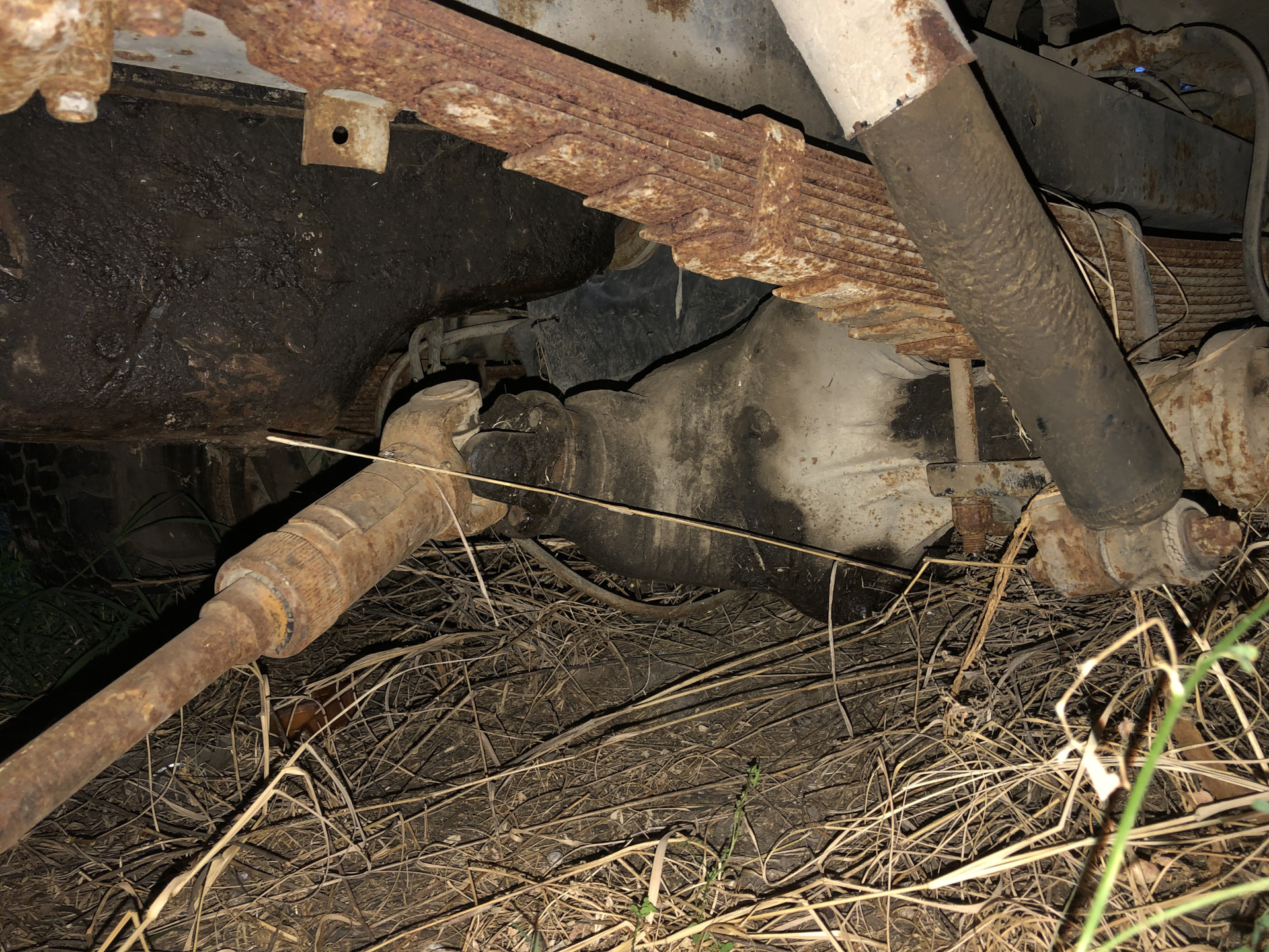 Увидел чудо, смесь военного и колхозного переднего моста. — УАЗ 39094 ...