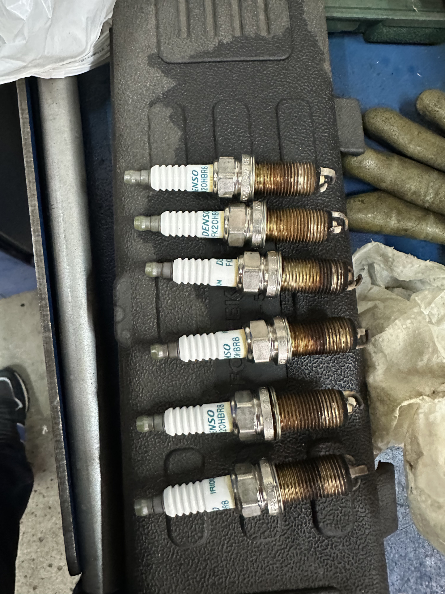 Замена свечей зажигания, промывка дроссельной заслонки — Toyota Camry ...