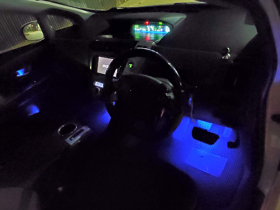Подсветка в авто — Toyota Prius V, 1,8 л, 2012 года | тюнинг | DRIVE2