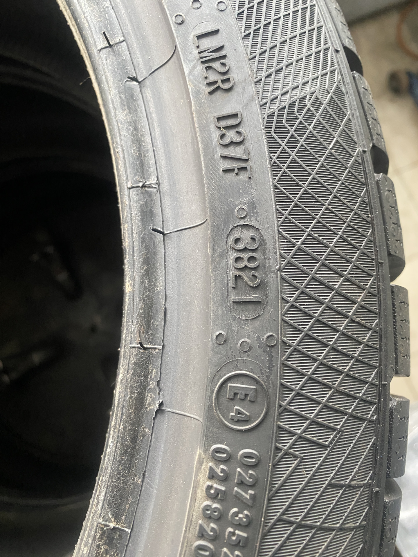 Продаю резину continental — Volvo S80 (2G), 2,5 л, 2008 года | шины ...