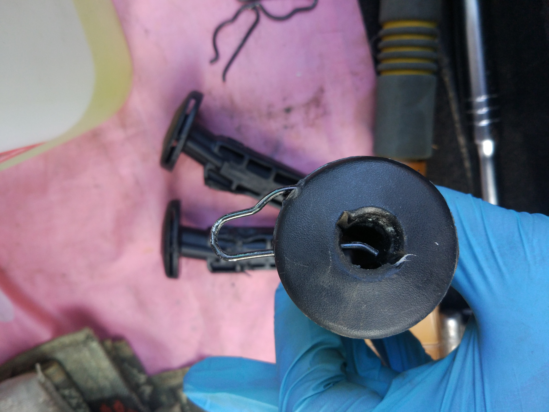 Инструкция как снять подушку и спинку заднего дивана Ауди 100 с3 — Audi ...