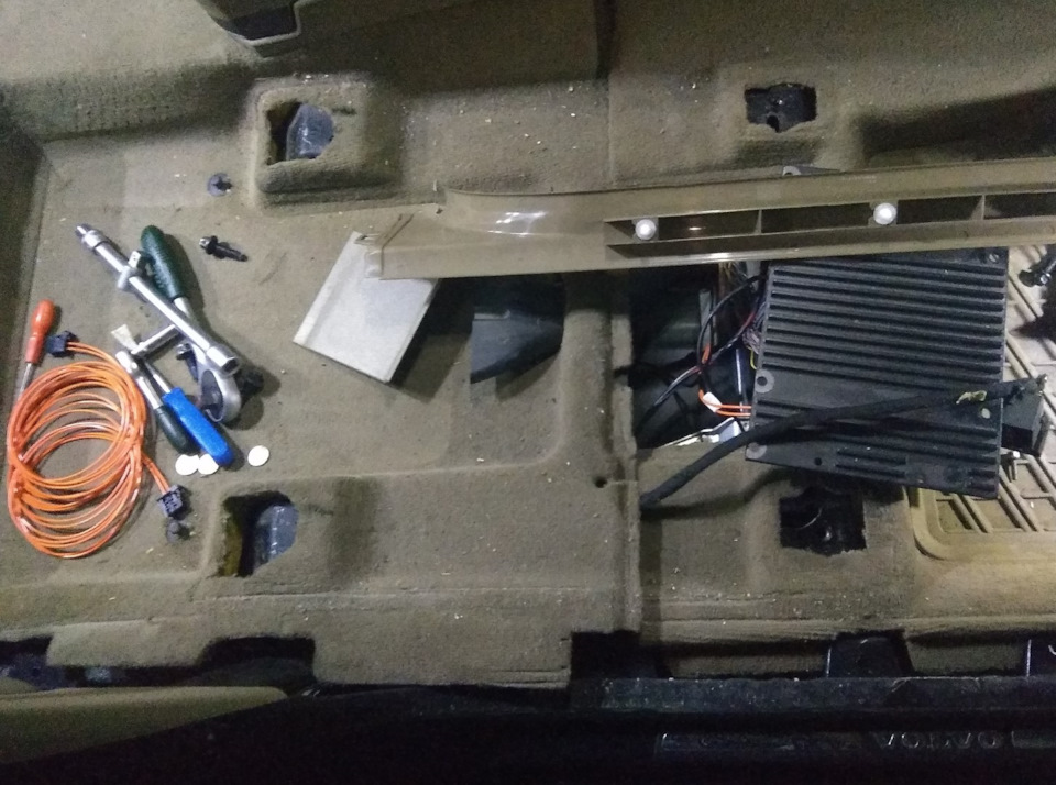 Установка штатного сабвуфера. Вольво XC90 — Volvo XC90 (1G), 2,5 л ...