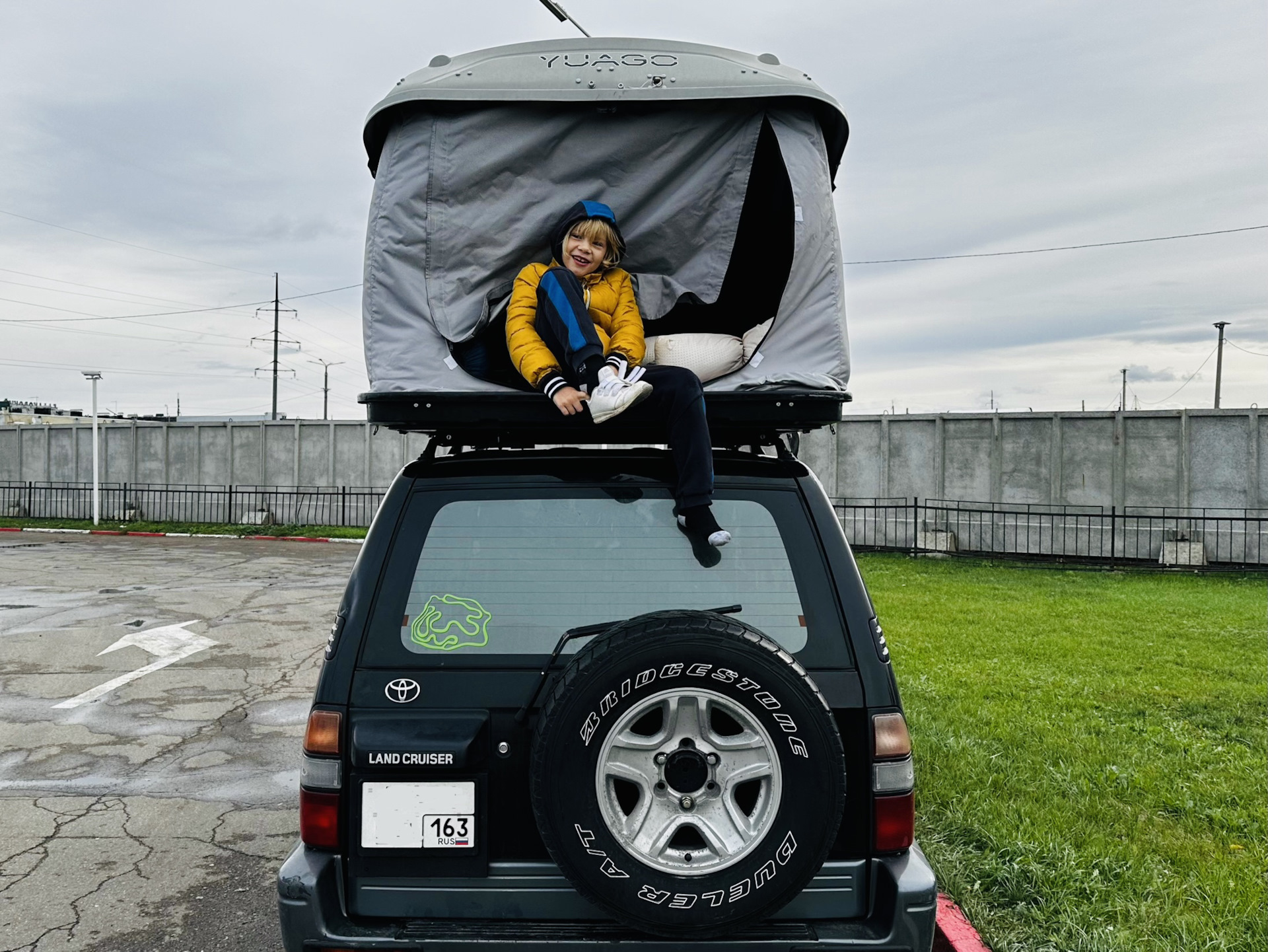 Автопалатка YUAGO TRAVEL на крышу авто — Toyota Land Cruiser Prado 90 ...
