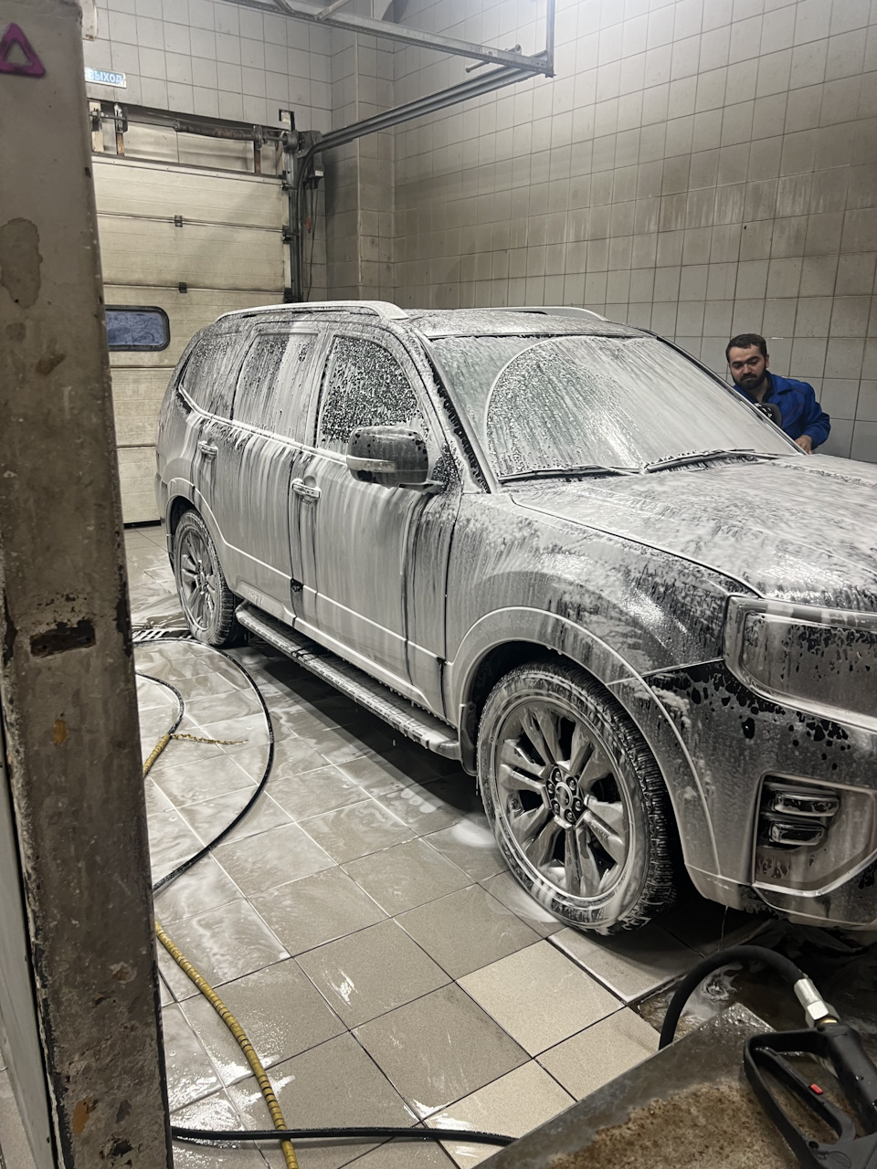 Photo from the logbook KIA Mohave (HM2)