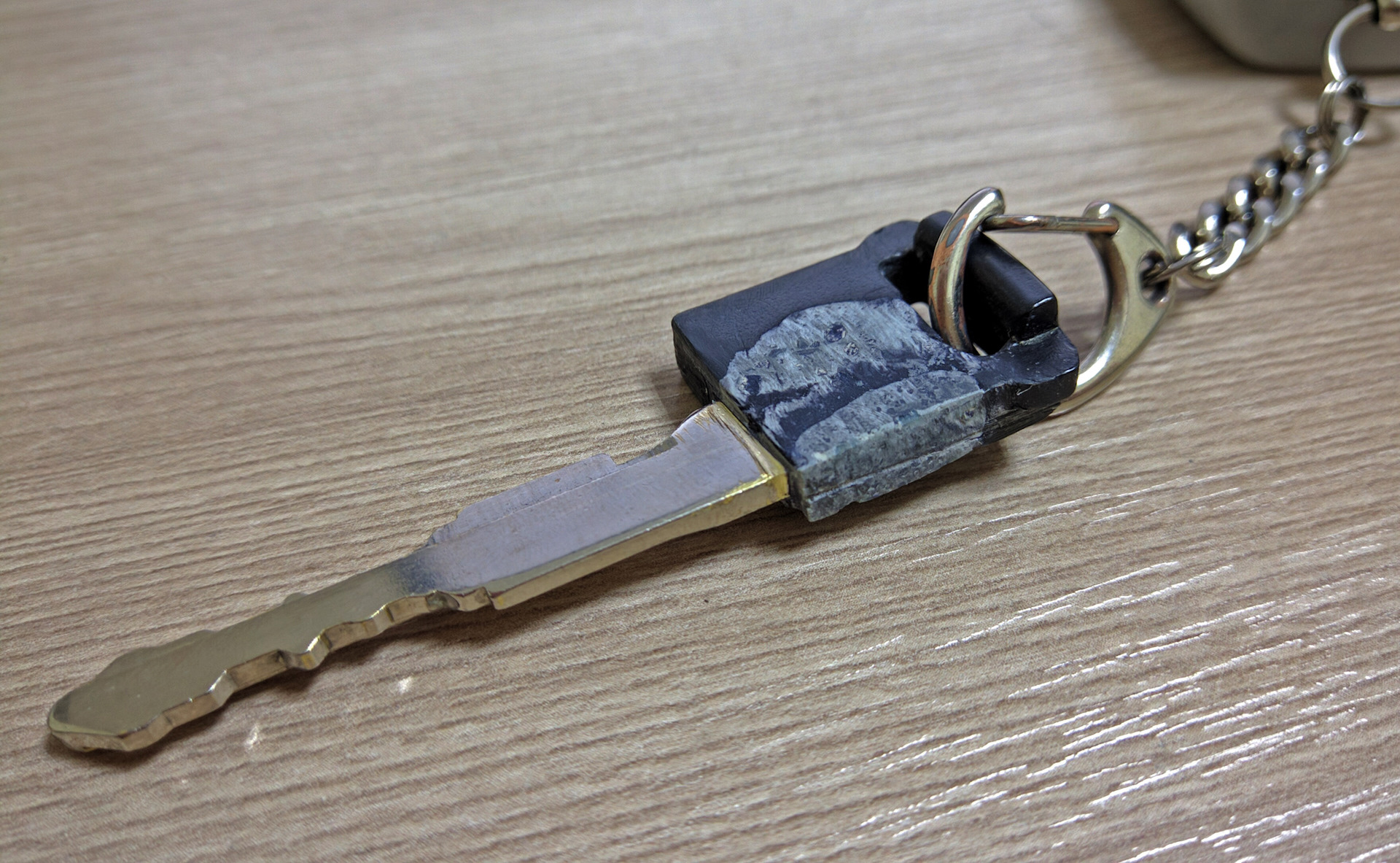 Ремонт ключ качественный ремонт ключ. Необычный ключ зажигания. Починить ключ. Необычные ключи. Ключ зажигания отвертка.