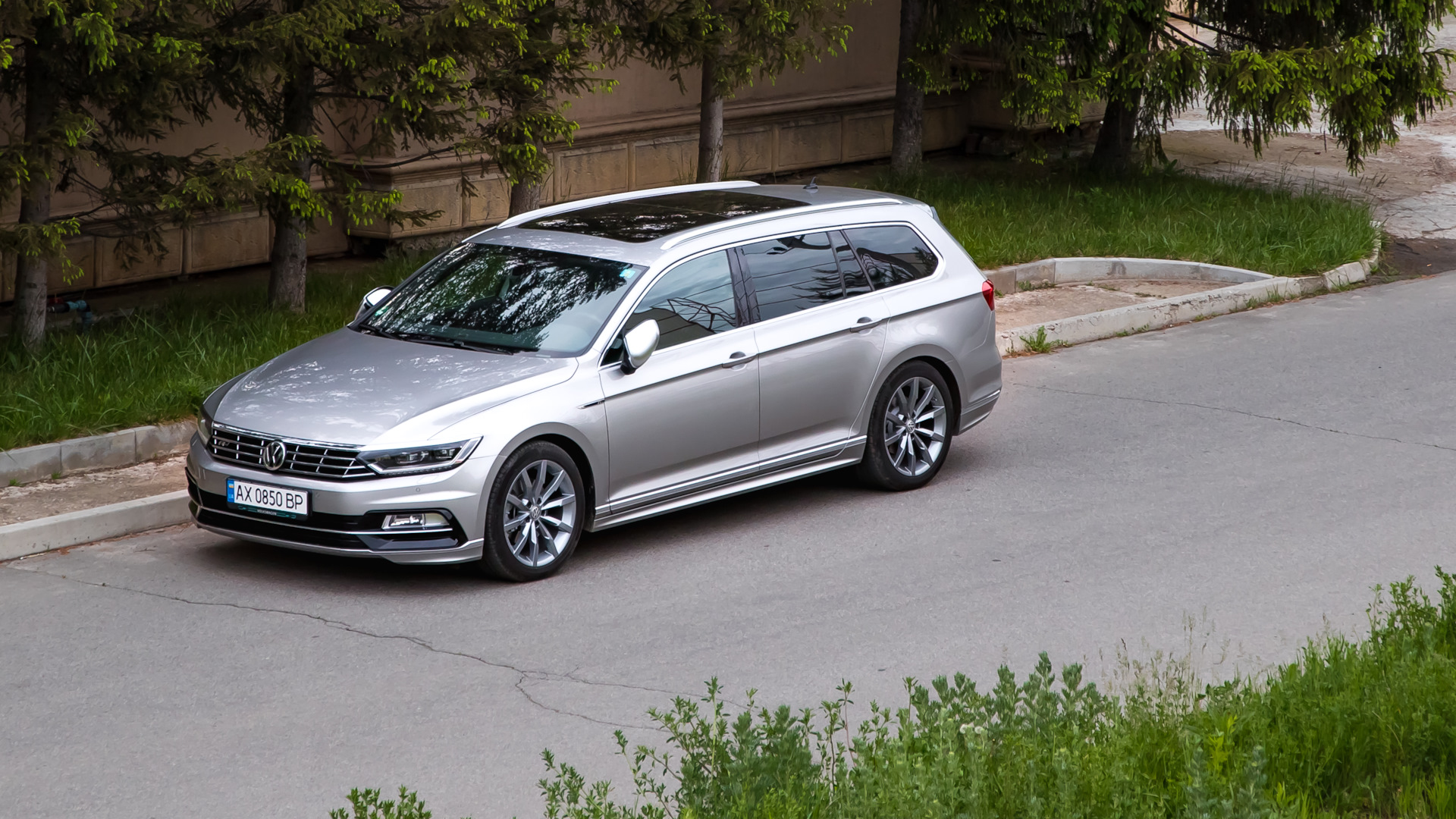 Volkswagen Passat Variant (B8) 2.0 дизельный 2015 | 2х R-line на DRIVE2