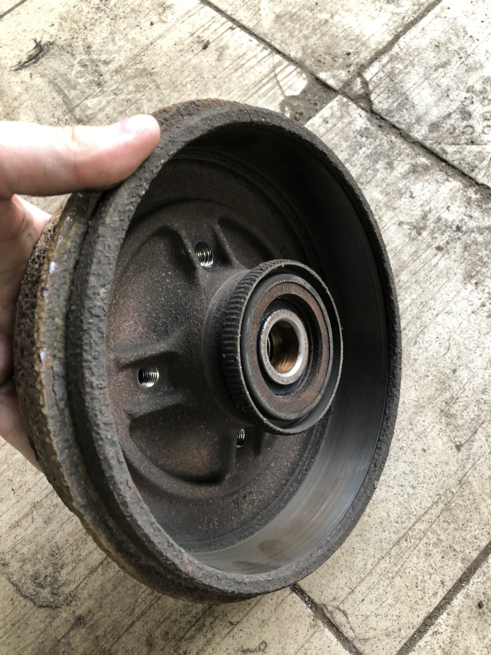 В «топку» старые барабаны — Renault Logan (1G), 1,6 л, 2011 года ...