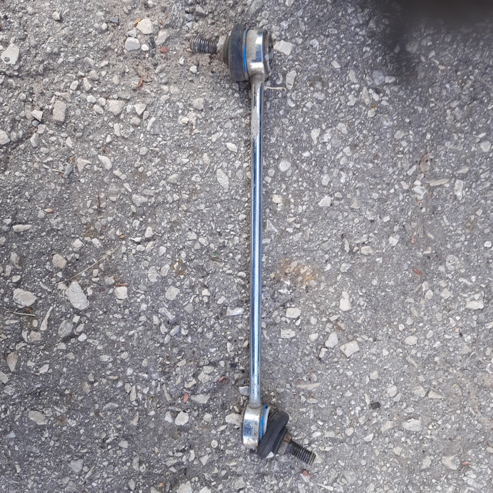 1️⃣ Замена стойки стабилизатора Установил фирмы Finwhale — Lada Vesta ...