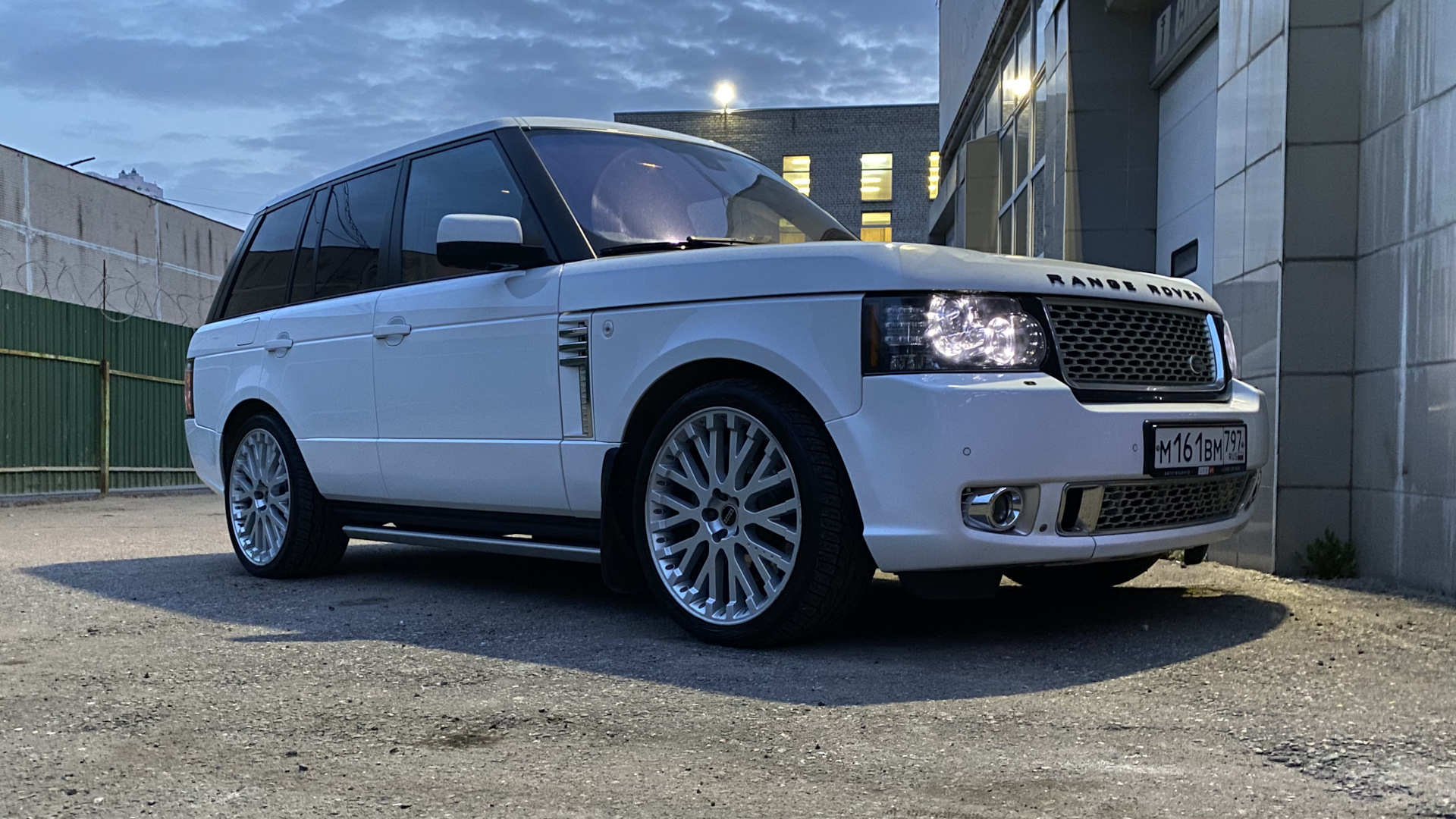 Land Rover Range Rover (3G) 5.0 бензиновый 2012 | ТОП ЖЫР СУПЕРЧАЧА 💪💪💪  на DRIVE2