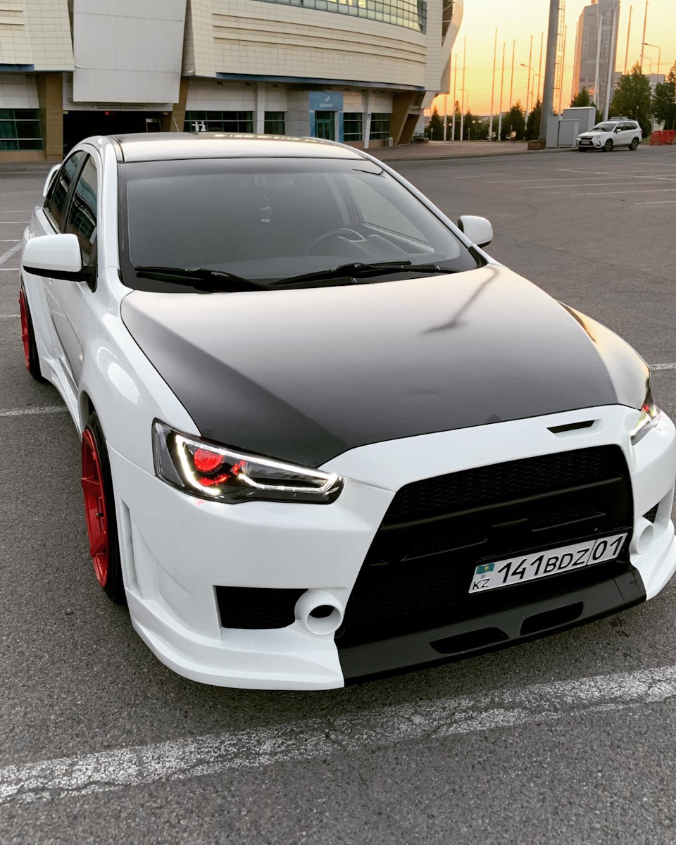 Обклеил капот и крышу пленкой под карбон 5d — Mitsubishi Lancer X, 1,5 л,  2010 года | стайлинг | DRIVE2