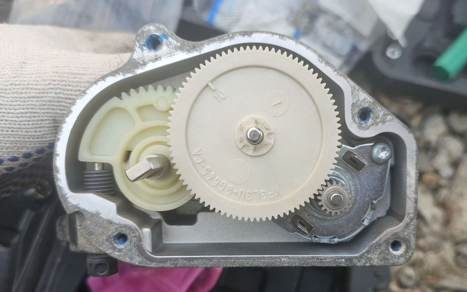 Положение дроссельной заслонки — Ford Mondeo IV, 2 л, 2011 года ...