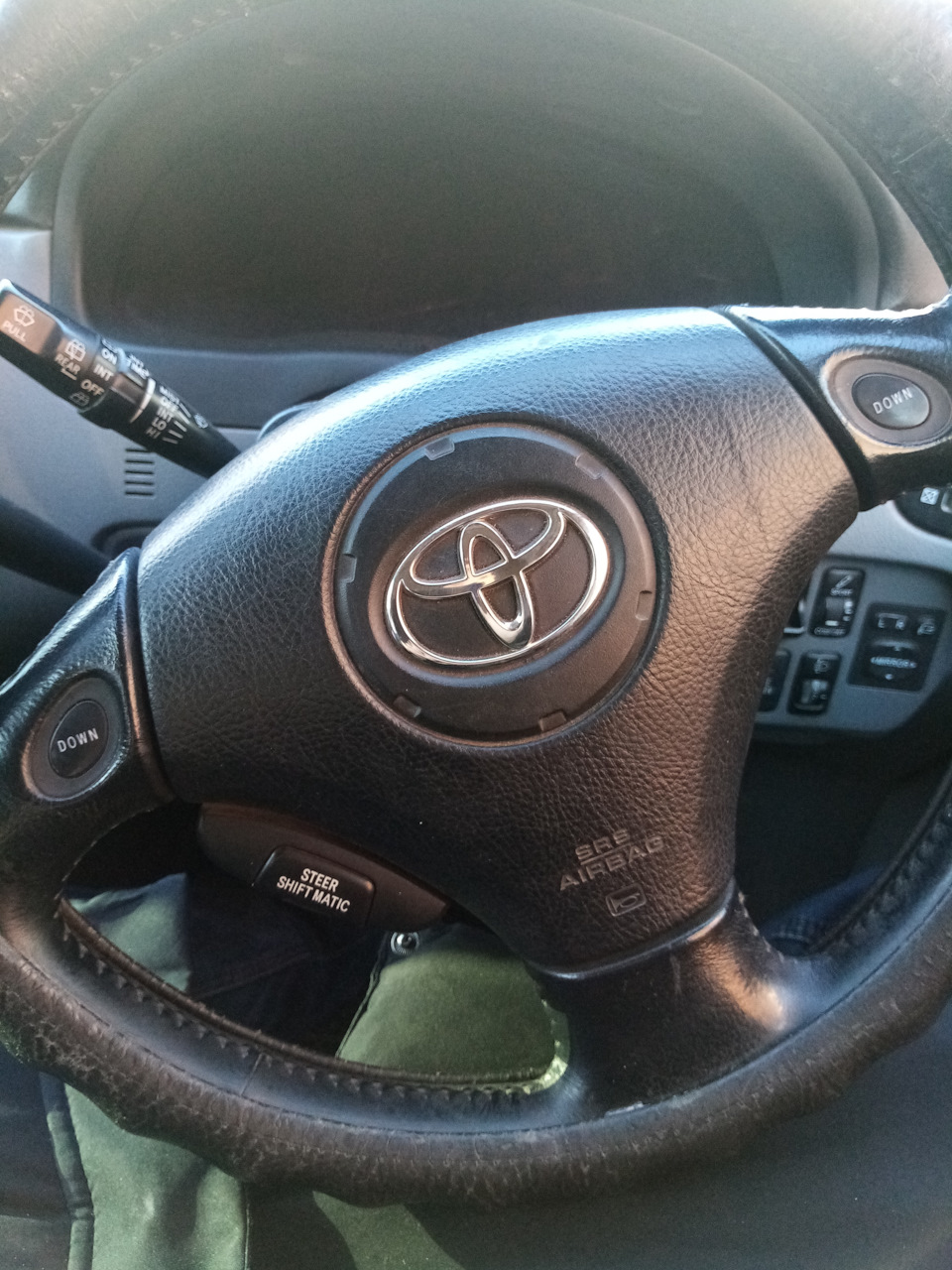 Замена подрулевого шлейфа — Toyota Ipsum (21), 2,4 л, 2002 года ...